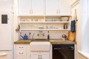 iKlektik House BlueJay