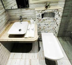 Elegant 2 bedrooms with Patio garden