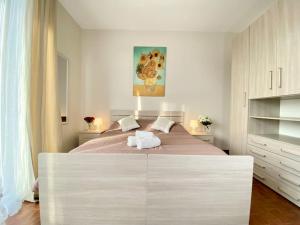 Attico Costa 17 [5 minuti a piedi dalla stazione]