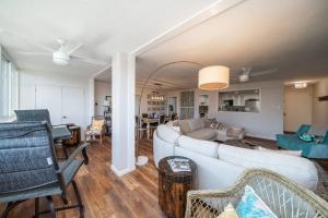 The Regal Beagle - Beacon Manor