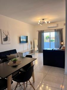 Luminoso departamento con cochera