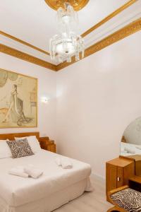 The Collection Barcelona - Placa Catalunya V Charming and Exquisite 5Bd Apartment with Large Balcony