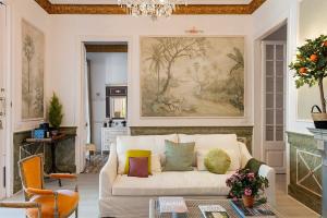 The Collection Barcelona - Placa Catalunya V Charming and Exquisite 5Bd Apartment with Large Balcony