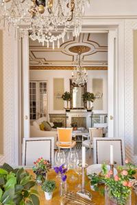 The Collection Barcelona - Placa Catalunya V Charming and Exquisite 5Bd Apartment with Large Balcony