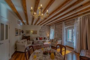 Stone Pearl Heritage Luxury Suite