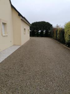 Villas Maison avec grand jardin clos et belle terrasse sejour spacieux lumineux a 2 kms de la plage d'Arromanches pres de Bayeux, Omaha beach - table de ping pong : photos des chambres
