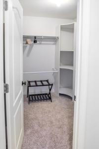 Lake Hamilton Carriage House 5BR; 3.5BA Sleeps 17!