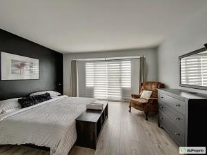 Condo Phoenix prés du Lac Memphrémagog.