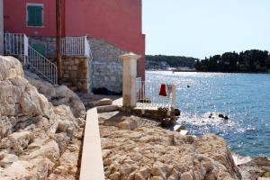 Apartments with WiFi Rovinj - 22524