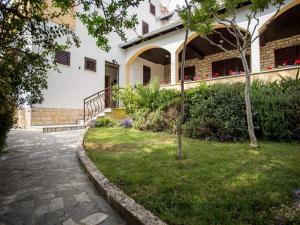 Apartments with WiFi Rovinj - 22526