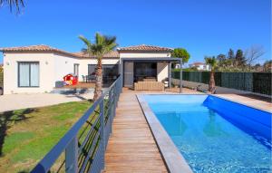 Maisons de vacances Beautiful Home In Rochefort Du Gard : photos des chambres