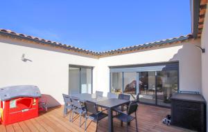 Maisons de vacances Beautiful Home In Rochefort Du Gard : photos des chambres