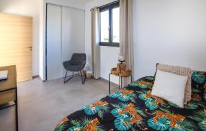 Maisons de vacances Beautiful Home In Rochefort Du Gard : photos des chambres