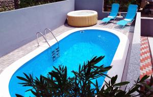 Lovely Apartment In Dramalj With Outdoor Swimming Pool