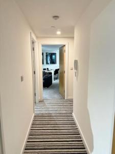 Stylish Central Escape, Heart of the Action, City View, Netflix