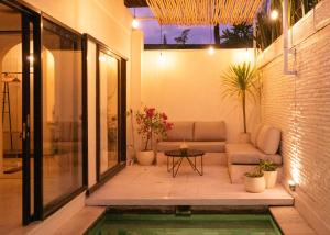 Villa Lotus - 1BR Canggu Villa with private pool - Near Wanderlust, Soma and BaliMMA