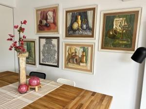 Kazanlak LARGE GUEST HOUSE Apartment near Center with Full Kitchen & Dining Room, King Beds, Garden Patio, Free Parking & Self Check-in Top Value!