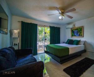 Fiwi-Own Chelsea Manor, Kingston