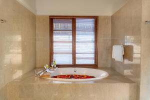 Villa Dorado - Steps from Jimbaran Beach