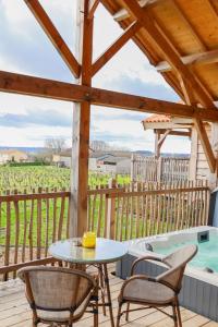 B&B / Chambres d'hotes Le Domaine de La Tour des Vents : photos des chambres