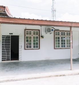 9Pax 3B2B Landed House &Rooms Airconds at Titiktemu Homestay Kota Bharu, Telipot