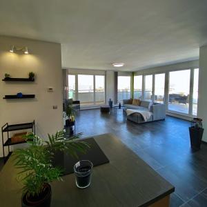 Highrise Horizon Penthouse