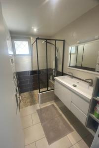 Appartements Logement independant chez l-habitant avec piscine commune : photos des chambres