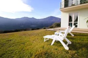 Face to Face with the Lake - Agrano