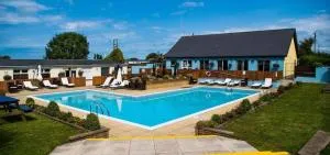 Harries Lodge ocean - Llanllwchaiarn