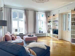 Helle Altbauwohnung mit Balkon im Briller Viertel