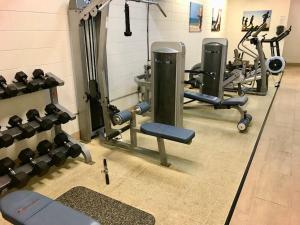 Water View Apartment- Pool Gym Parking- Simply Stunning