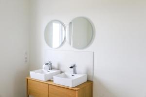 B&B / Chambres d'hotes Le Domaine de La Tour des Vents : photos des chambres