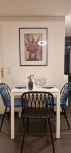 House - Sunlit haven with outdoor terrace, garage and metro 14, RER B