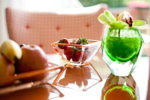 Eden Roc Marina Hotel