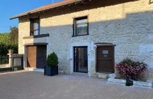Maison neuve tout confort, deux chambres - Certines