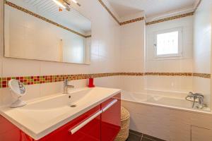 Villas Villa Souleillous, basco landaise de prestige, 500m de la plage : photos des chambres