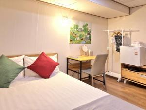 Phòng Đôi Phổ Thông (Economy Double Room)