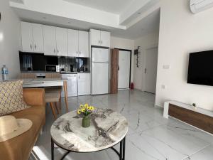 Art life apart (Meadow)