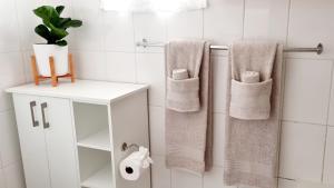 Cozy Island Living at The Grove cottage