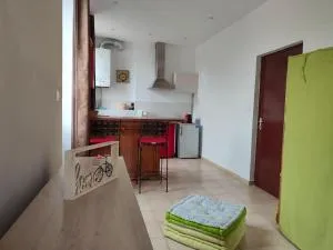 Apartment 4 pers in district of the typical Panier - Arenc