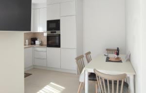 1 Bedroom Lovely Apartment In Porec