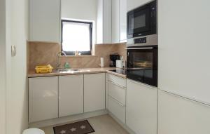 1 Bedroom Lovely Apartment In Porec