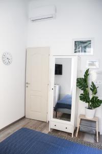 Buda Central Mini Studios