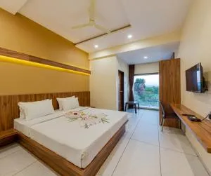 Hotel Trisha Executive-2 Minutes Walk From Balumama Temple - Nipāni