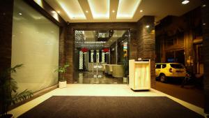 Hotel The Prime Balaji Deluxe, City Centre, With Free Airport Pickup