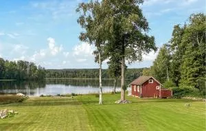 Pet Friendly Home In Ormaryd - Sjöeryd