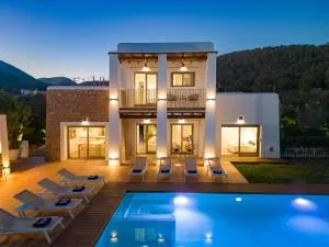 Villa in Ibiza Town sleeps 10 to 12 guests - Puig D’en Valls