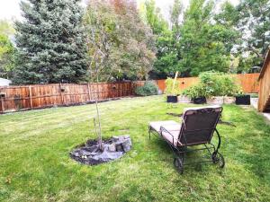 Walkout Garden Bungalow Between Boulder & Denver.