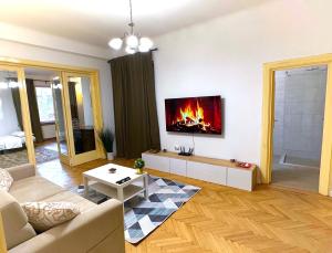 Ultracentral Apartment 4 rooms - Old City Center -120 square meters -