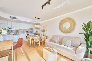 Sea la vie by Lovely Rentals